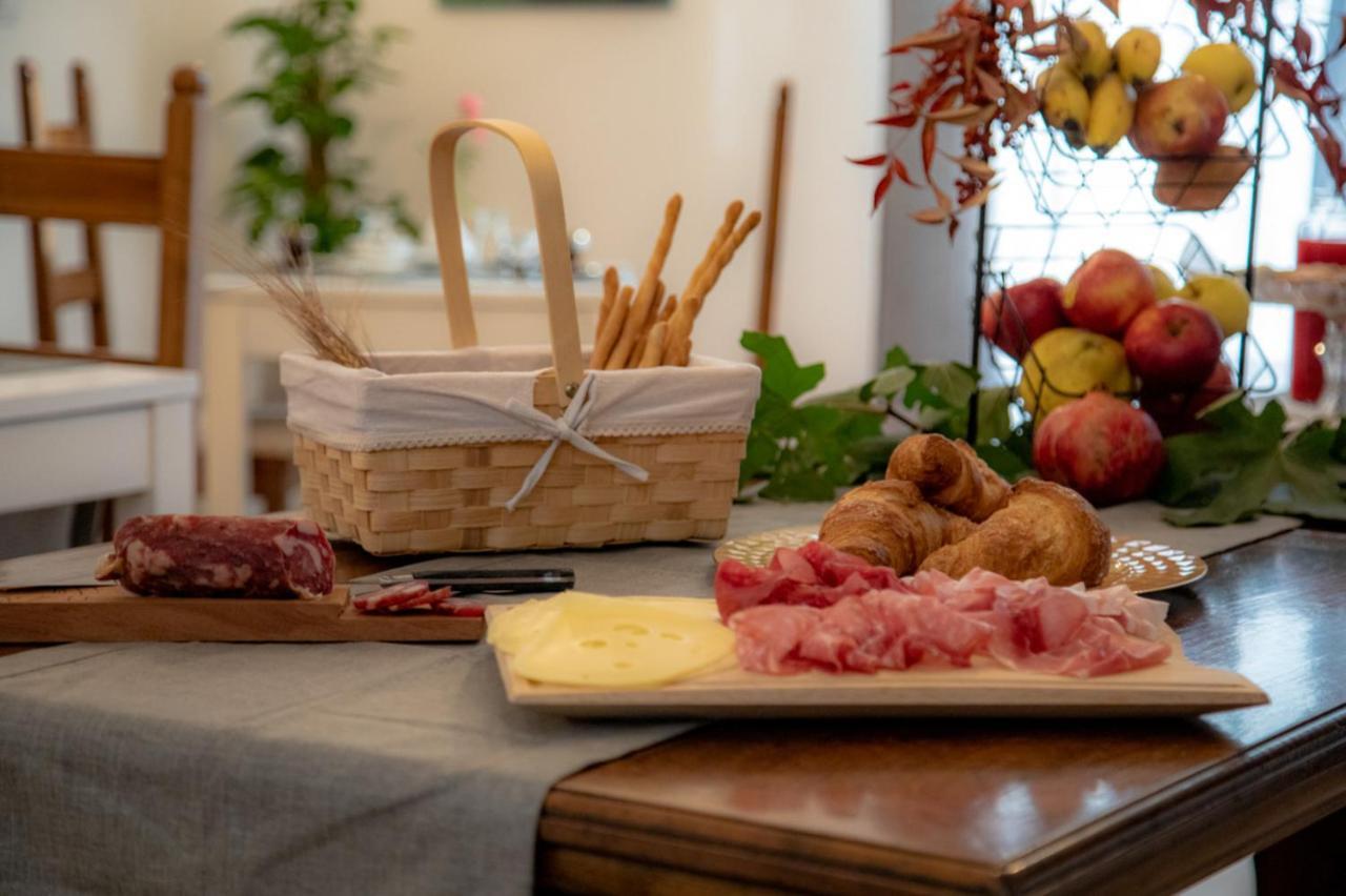 B&B Quattro Stagioni Charme And Wellness Besnate Εξωτερικό φωτογραφία