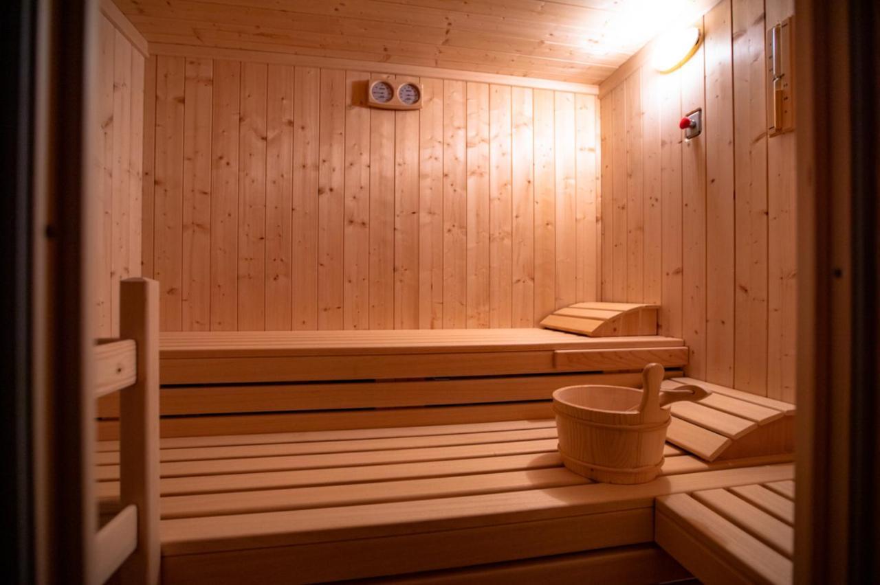 B&B Quattro Stagioni Charme And Wellness Besnate Εξωτερικό φωτογραφία